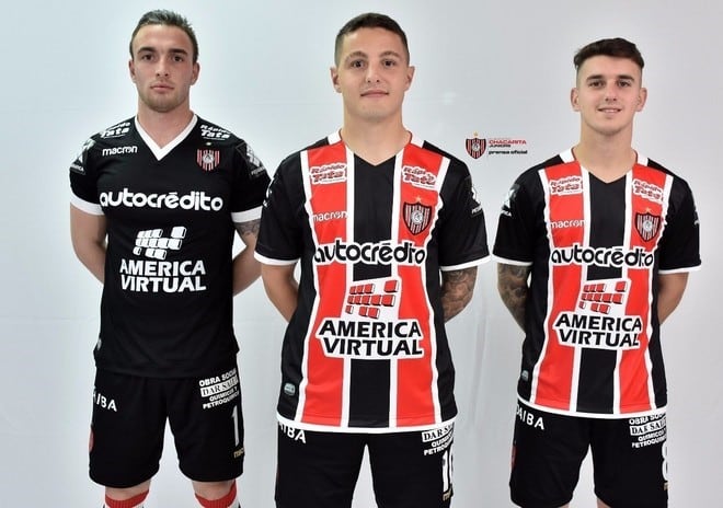 La camiseta de Chacarita dio que hablar. (Foto: Captura de pantalla)