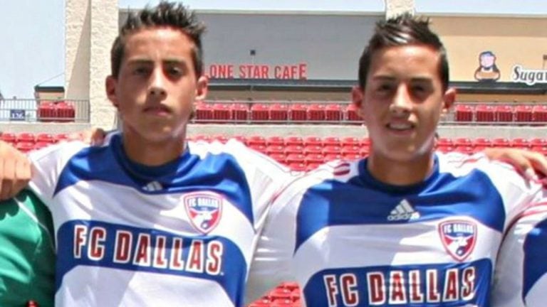 Ramiro y su hermano Rogelio Funes Mori en Dallas, antes de llegar a River.