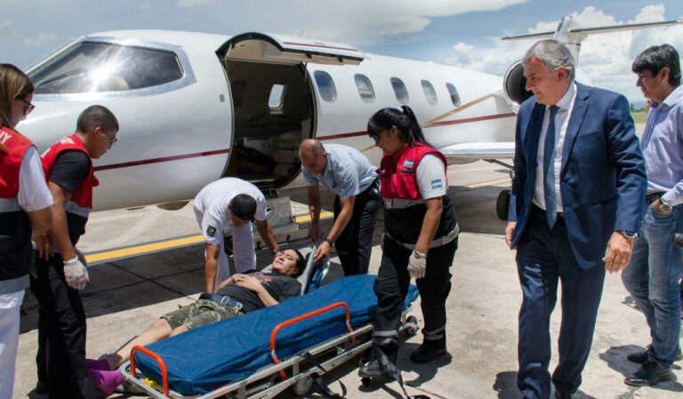 El gobernador Morales recibió a Manuel Vilca en el aeropuerto, en el marco de un amplio operativo sanitario.