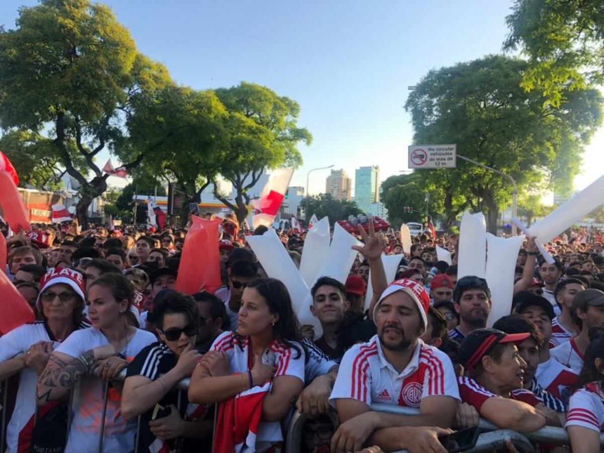 River fue recibido por cientos de hinchas en el Monumental