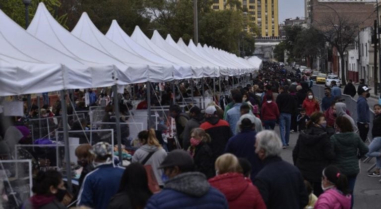 La remozada feria en el Parque Las Heras, otro punto de encuentro.