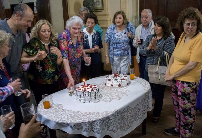 El sencillo festejo por los 119 años de la Biblioteca Popular "Jujuy".