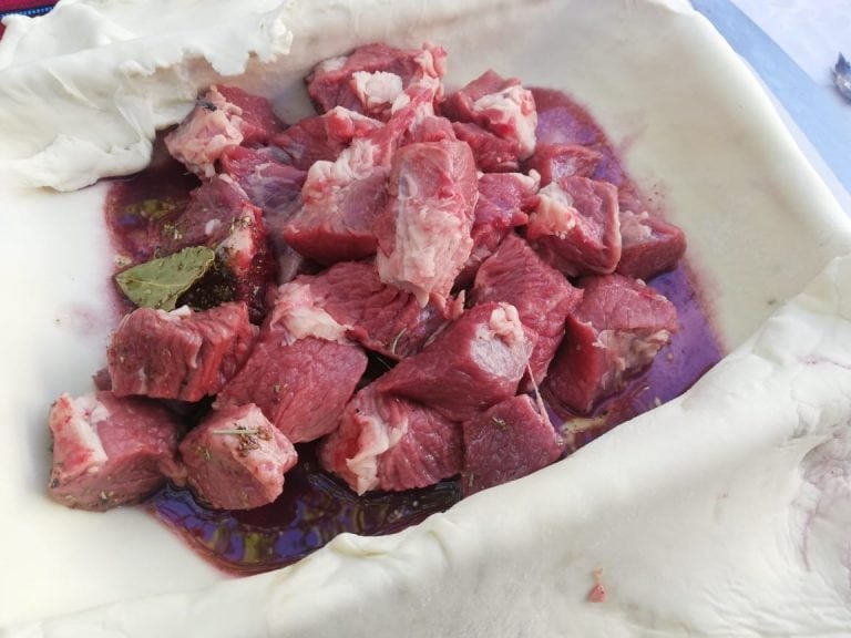 Carne a la masa, preparación y plato servido