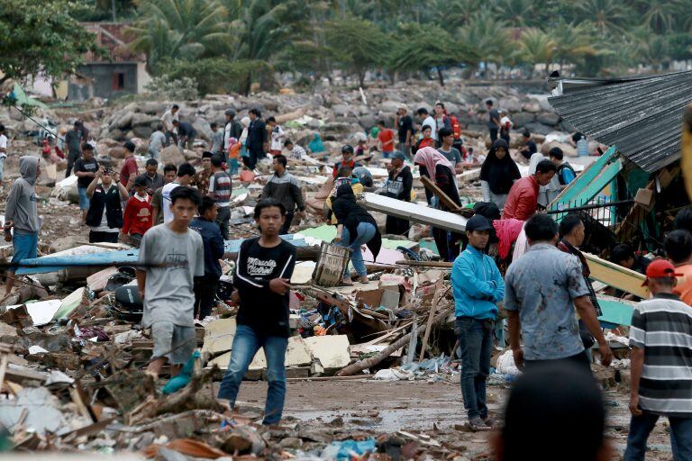 Las imágenes más terribles del tsunami en Indonesia (AFP)