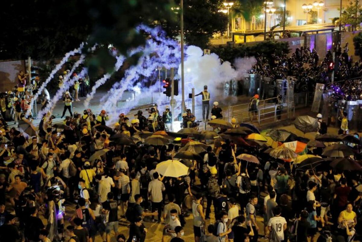 Miles de manifestantes fueron reprimidos en una nueva jornada de protestas en Hong Kong