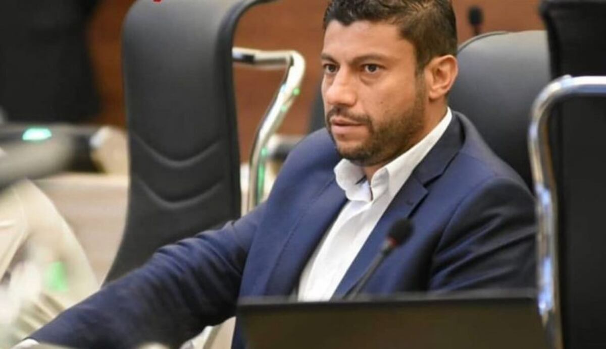 Un legislador de Juntos por el Cambio propuso quitarle los planes sociales a quienes tomen terrenos