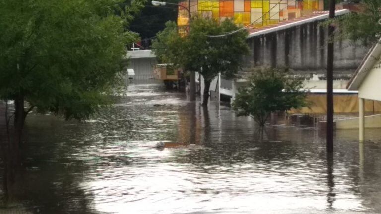 Inundación en Mina Clavero, así quedó el centro.