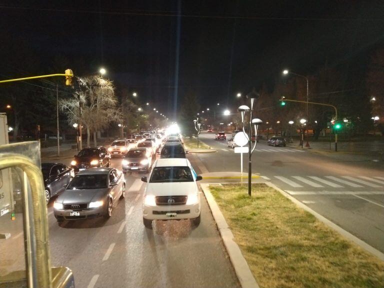 Masiva caravana en apoyo a Portezuelo del Viento en Malargüe.