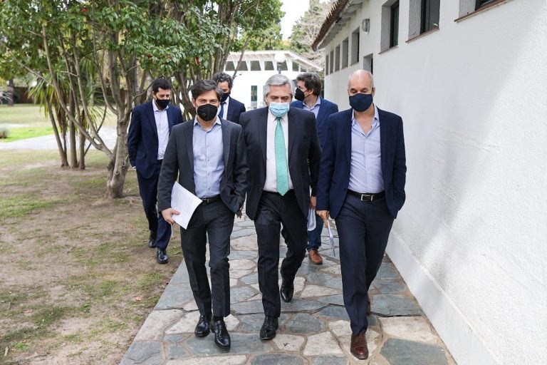 Axel Kicillof (i), Alberto Fernández (c) y Horacio Rodríguez Larreta (d). Foto: EFE/ Presidencia de la Nación Argentina.