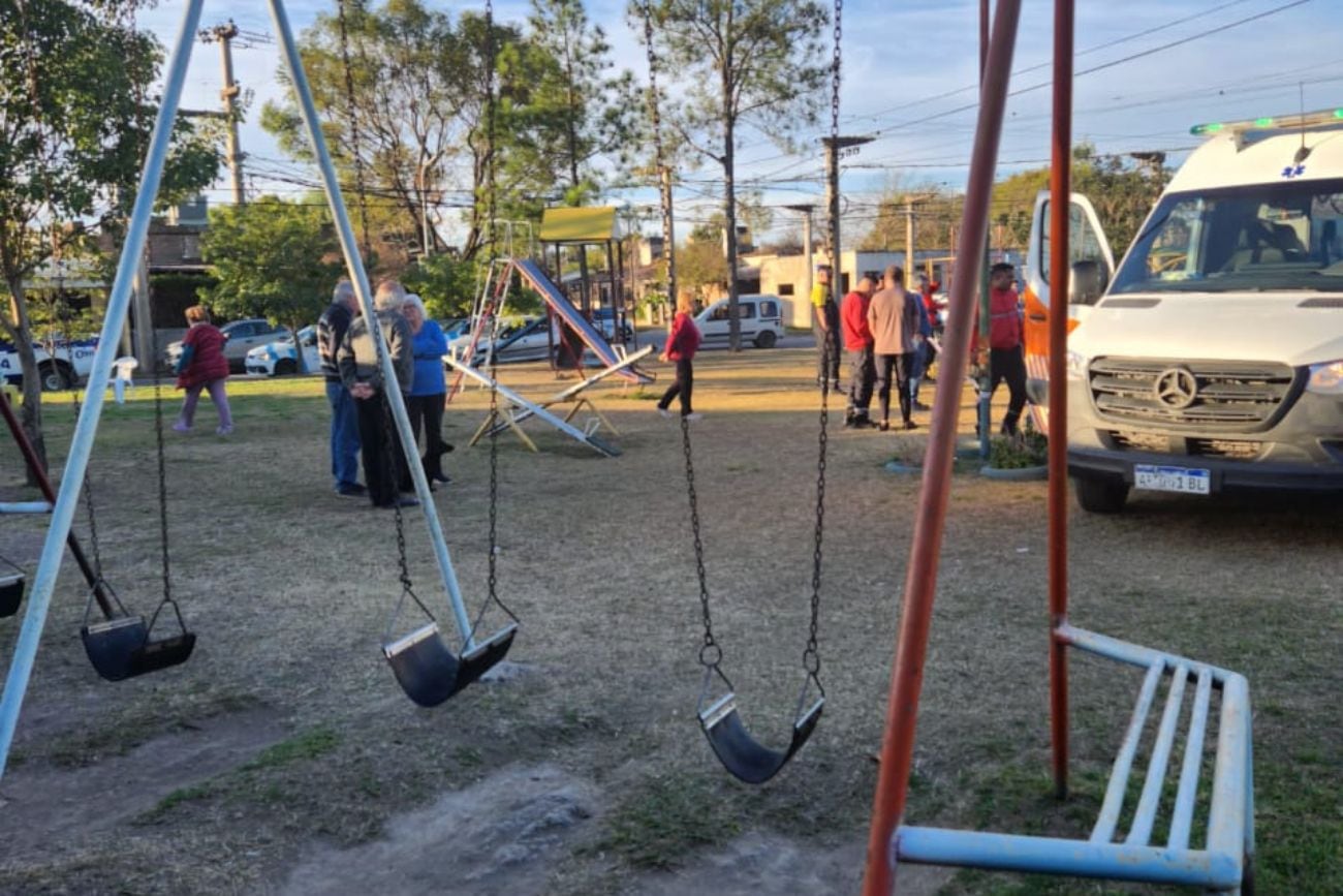 Una niña cayó de una hamaca y murió en una plaza de Villa Allende. (Policía).