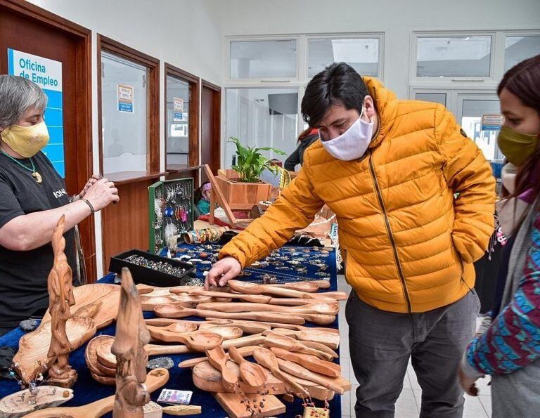 Continuarán las ferias de artesanos, manualistas y artistas de Tolhuin