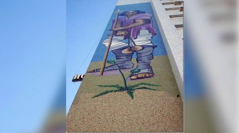 El mural fue realizado en mosaico veneciano (Web)