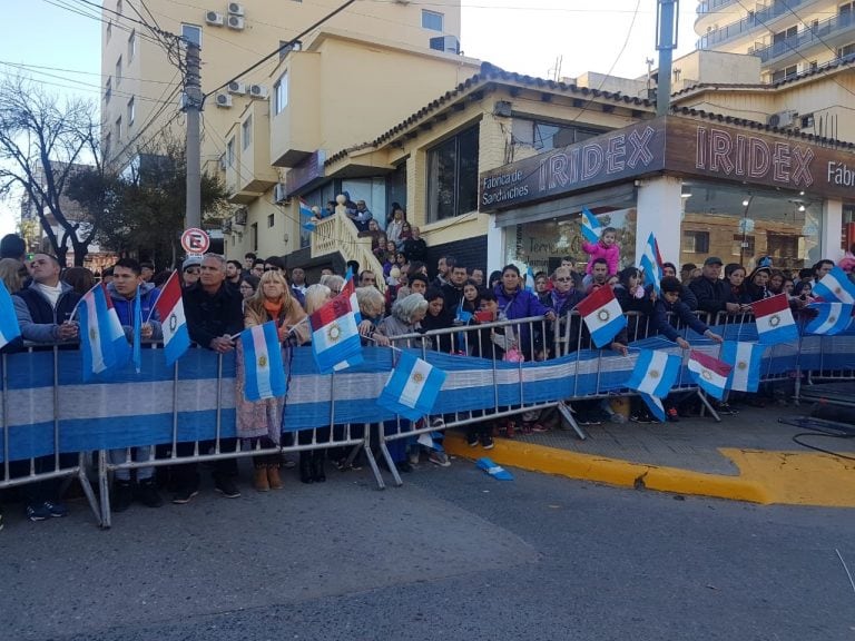 El desfile del 25 de Mayo en Villa Carlos Paz.