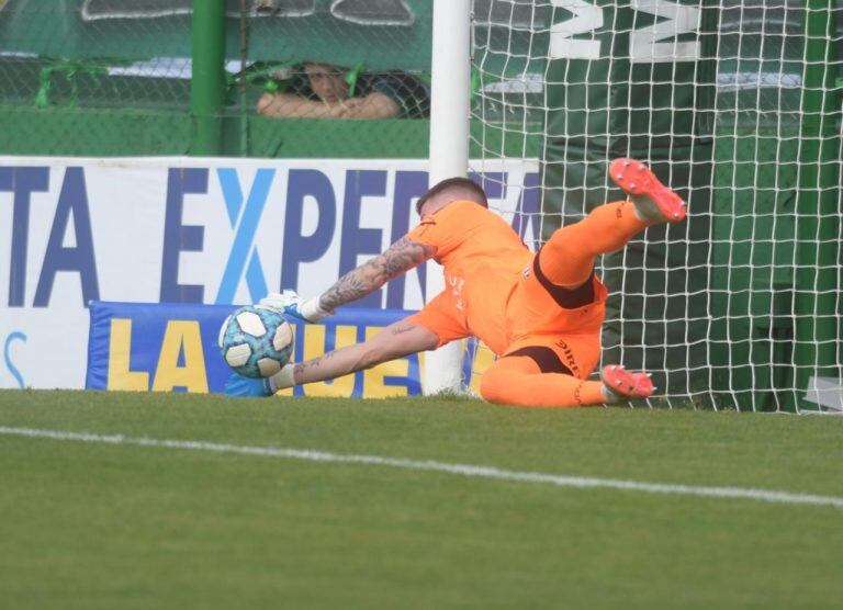 El atajadón de Guido Herrera ante Banfield.