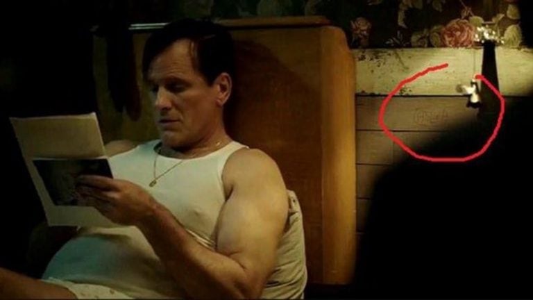 Escena de "Green Book", en la que puede leerse "Casla" en la pared.