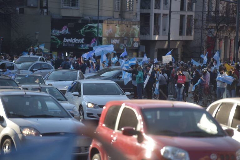 Banderazo en Córdoba contra la expropiación de Vicentin.