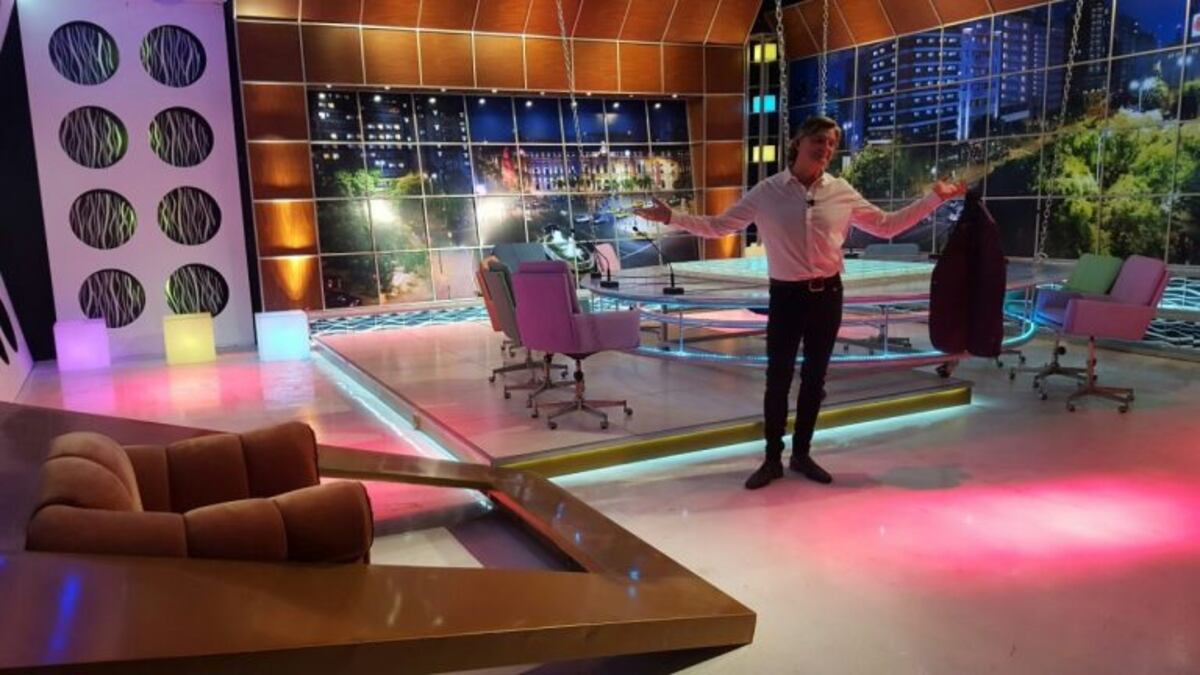 Video: tenso cruce entre Zuliani y la producción de Entre Gallos y Medianoche