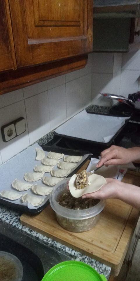 Empanadas argentinas en familia durante el confinamiento