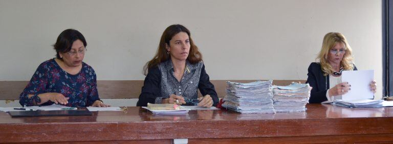 Las juezas Mónica Cruz Martínez, Claudia Cecilia Sadir -presidente de trámite-, y Liliana Pellegrini, integrantes del Tribunal en lo Criminal Nº 2 de Jujuy.