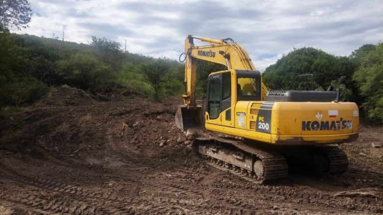 Saldán: máquinas realizando tareas de desmonte.