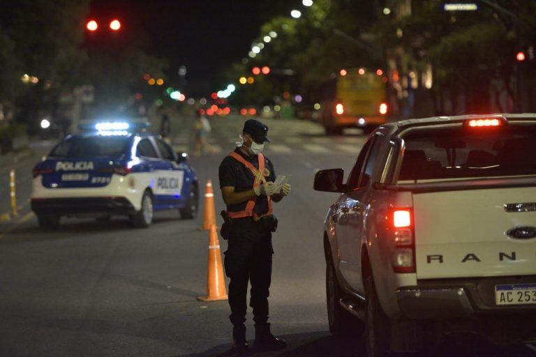 Controles de la Policía de Córdoba por coronavirus\u002E