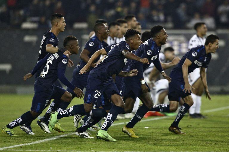 Universidad Católica podría ser campeón en la reanudación del campeonato chileno (Foto: Claudio Reyes/AFP)