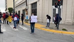 Docentes protestaron en el centro.