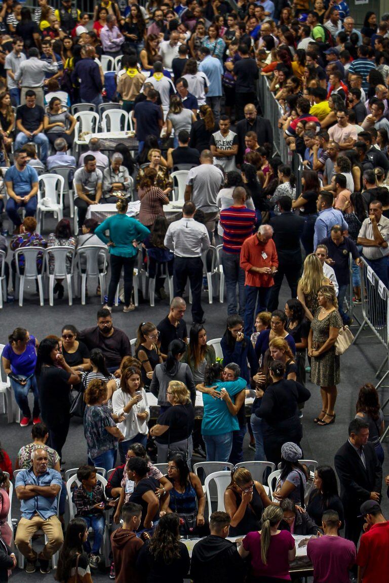 Familiares, amigos y conocidos despiden a las víctimas