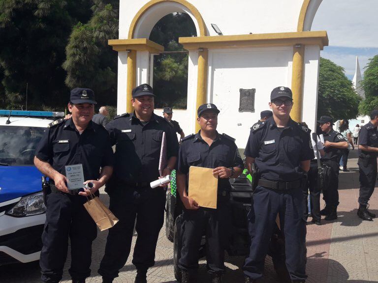 Acto de reconocimiento a policías