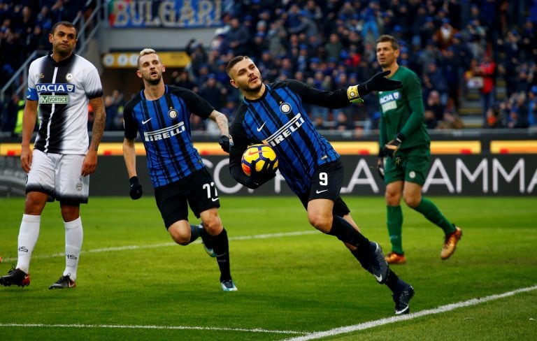 Soccer Football - Serie A - Inter Milan vs Udinese - San Siro, Milan, Italy - December 16, 2017   Inter Milan's Mauro Icardi celebrates scoring their first goal with Marcelo Brozovic     REUTERS/Alessandro Garofalo italia mauro icardi campeonato torneo liga italiano italiana futbol futbolistas partido inter udinese