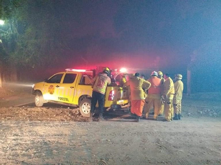 El arduo trabajo de bomberos de todo el Valle de Punilla.