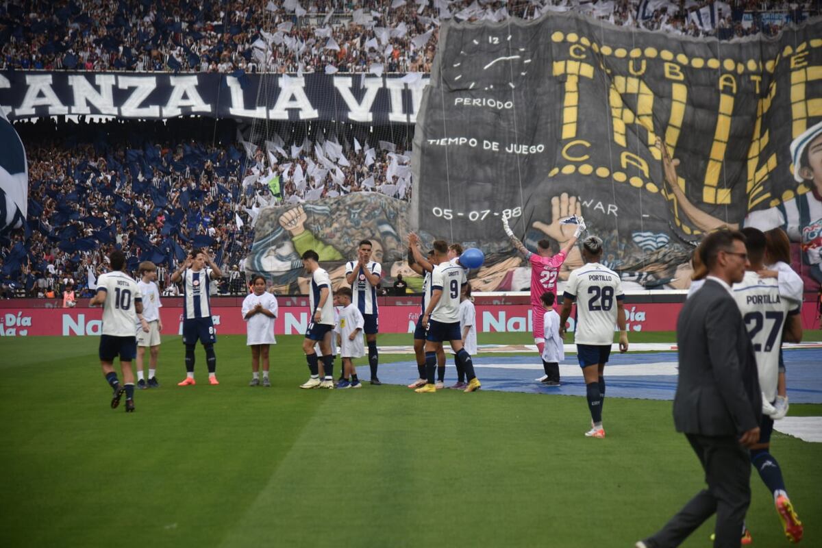 Gigante Talleres: así fue el ingreso a la cancha, en un Kempes repleto ante Belgrano