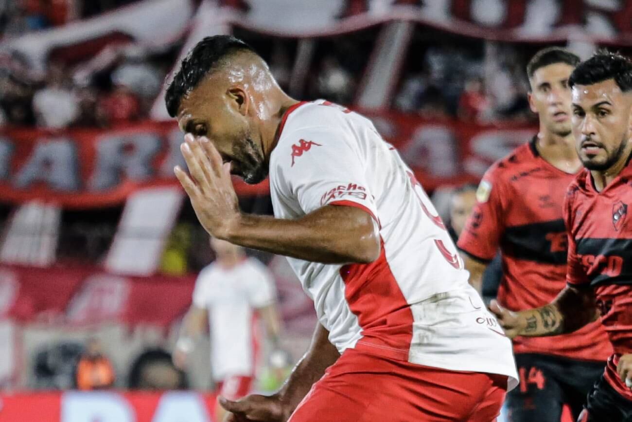 Wanchope no se guardó nada contra Vélez y Talleres (Huracán)