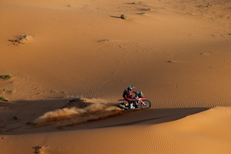 Ricky Brabec, en su Honda. Quinto Dakar para él. Fue 9° en 2016, como mejor resultado hasta hoy. Puede convertirse en el primer norteamericano -y primero del continente- en ganar la odisea.