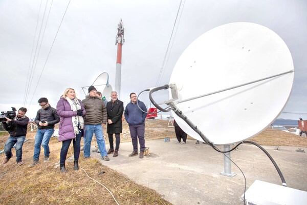 Gobernadora TDF visitando instalaciones de TVPF