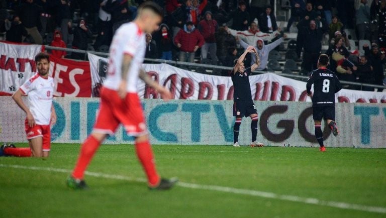 Estudiantes le ganó 3-0 a Independiente