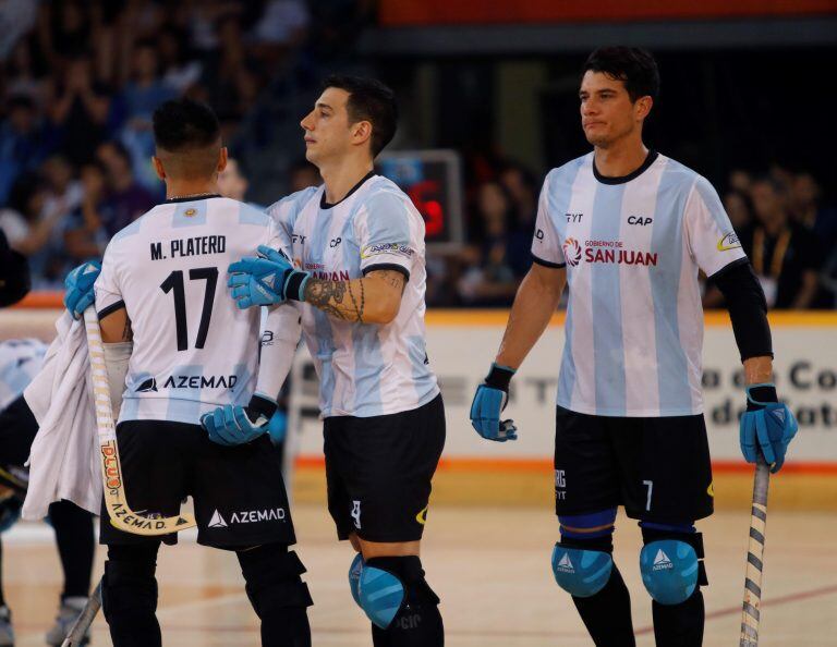 El hockey sobre patines, la otra actividad que pidió volver en San Juan. EFE / Toni Albir.