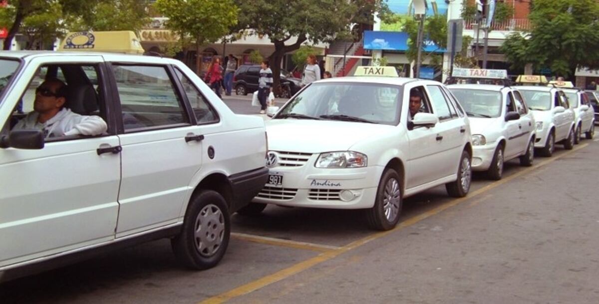 Desde junio aumentan taxis y remises entre 18 y 20 %