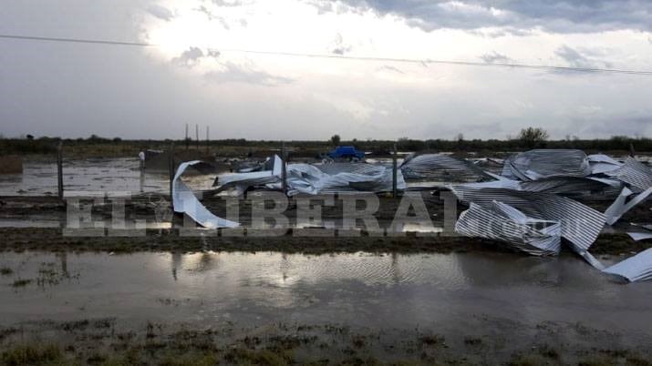 En menos de 12 horas, llovió con mucha intensidad y causó destrozos.