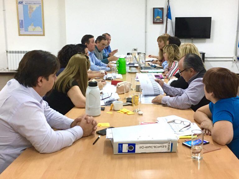 Reunión de Desarrollo Humano y Familia con concejales.