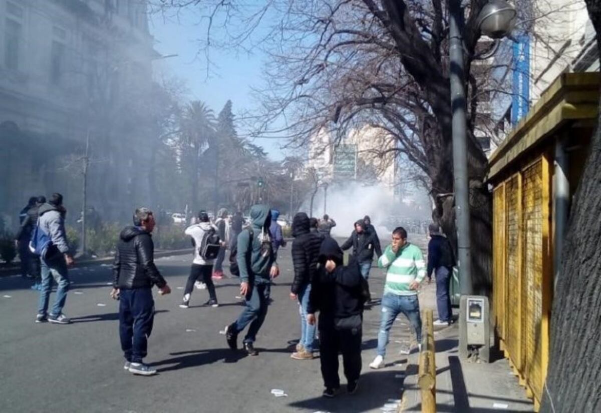 Astillero Río Santiago: liberaron a los detenidos y marcharán a las 11