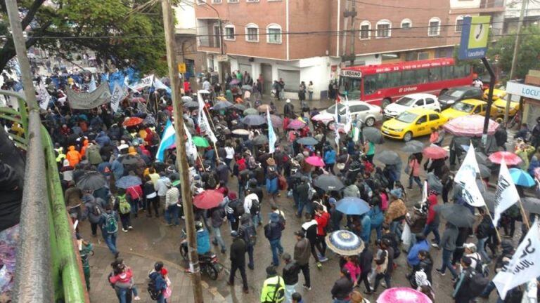 Trabajadores marcharon por las calles de la ciudad.