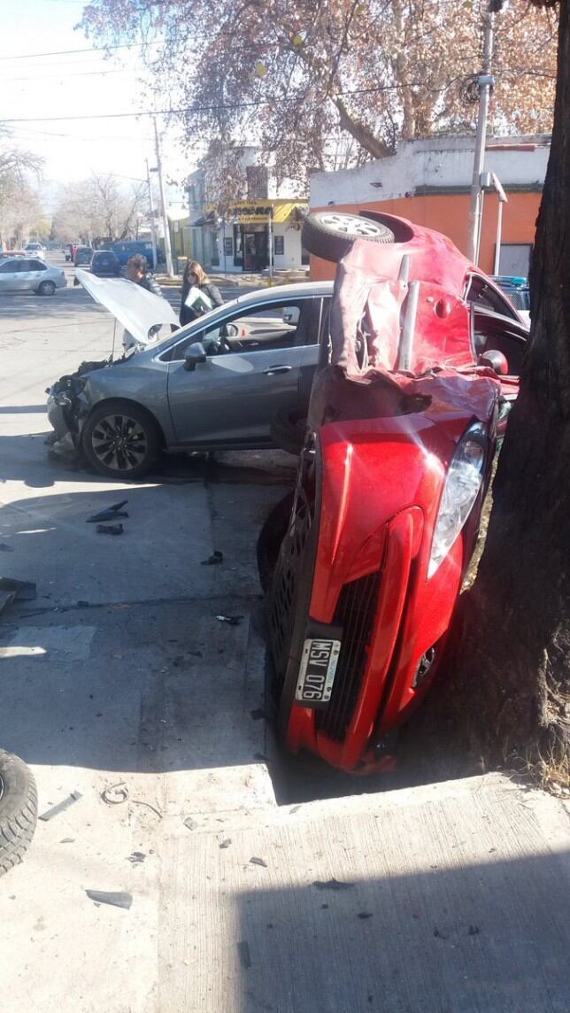 Fuerte choque en Godoy Cruz