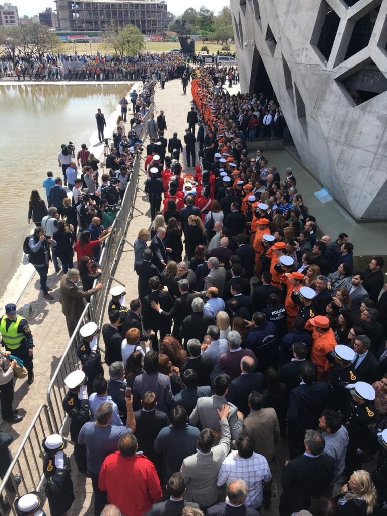 De la Sota y la despedida desde el Centro Cívico hacia el Cementerio San Jerónimo.