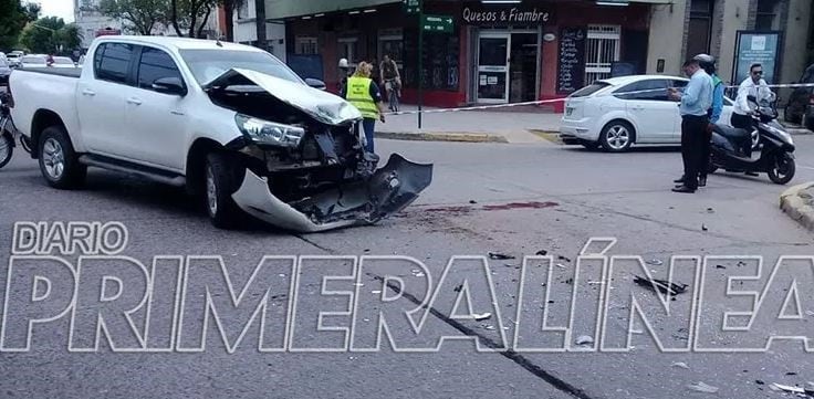 Impresionante choque en el centro de Resistencia. (Foto: Primera Línea)