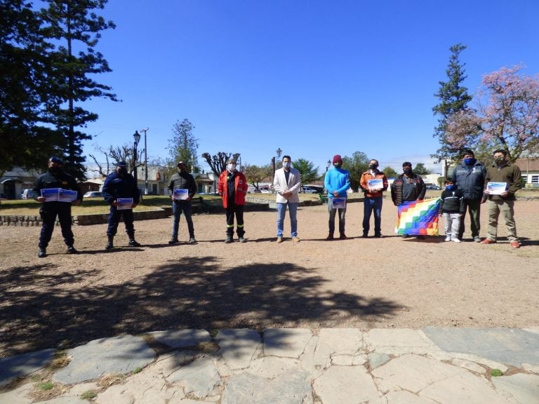 Reconocieron a los rescatistas de la profesora perdida en el cerro (Facebook Municipalidad de Campo Quijano)