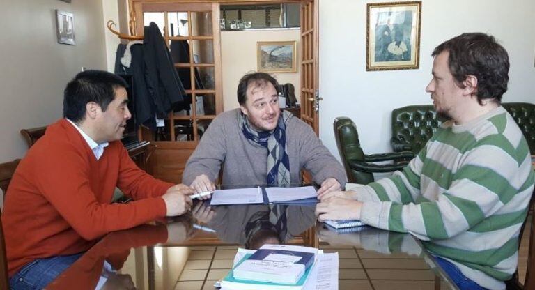 Los geólogos José Paredes y José Allard, Presidente y Secretario en la Junta Ejecutiva encargada de la Organización del XXI Congreso Geológico Argentino.