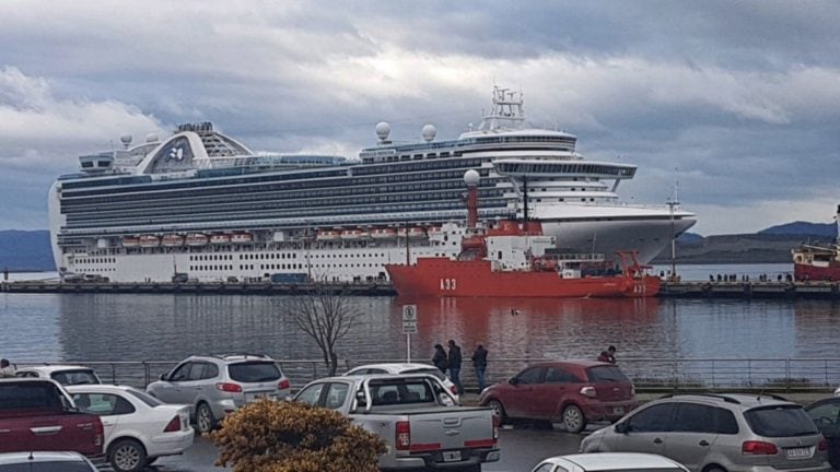 El turismo antartico se proyecta desde el puerto de Ushuaia por su cercanía y ubicación geográfica estratégica.