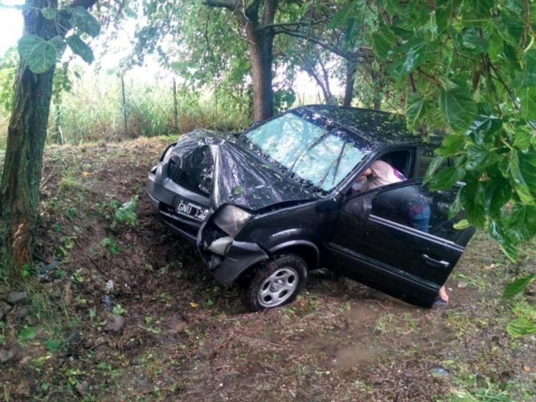 Querían resguardarse del granizo y les salió caro.