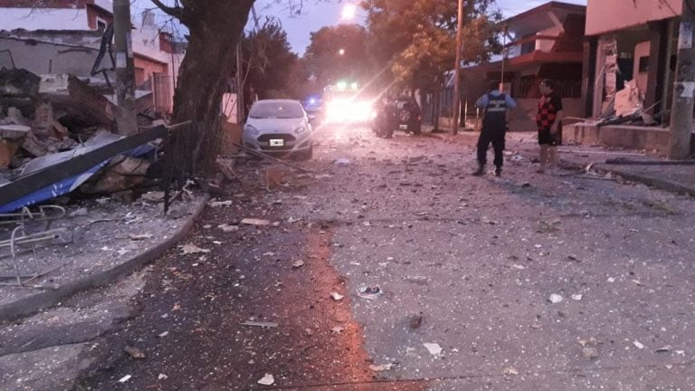 Galería de fotos explosión de una pizzería en avenida Fuerza Aérea al 1.800.